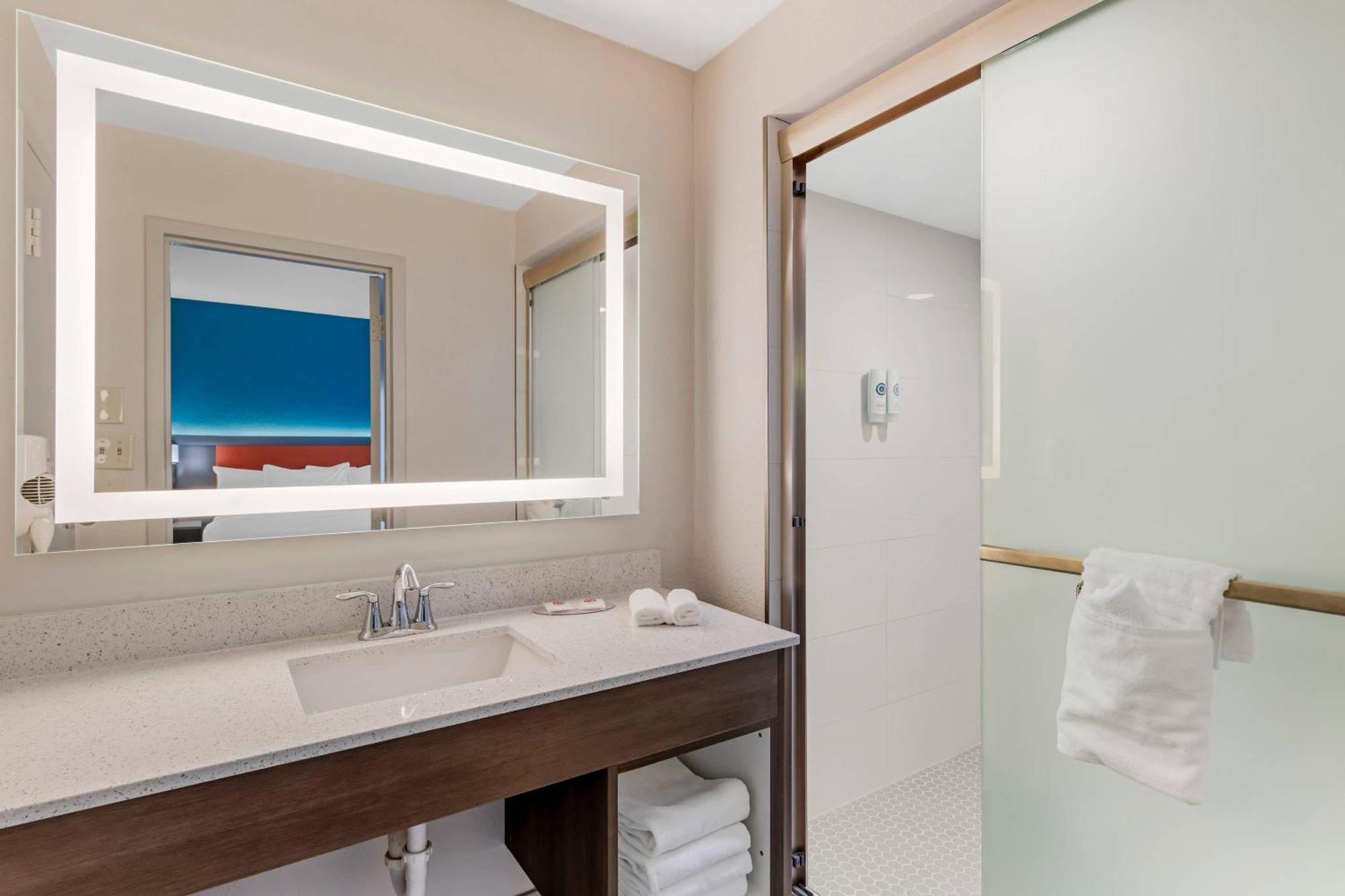 King Suite with Sofa Bed - Non-Smoking